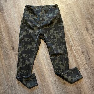 LEGEND CAMO LEGGINGS (SIZE L)